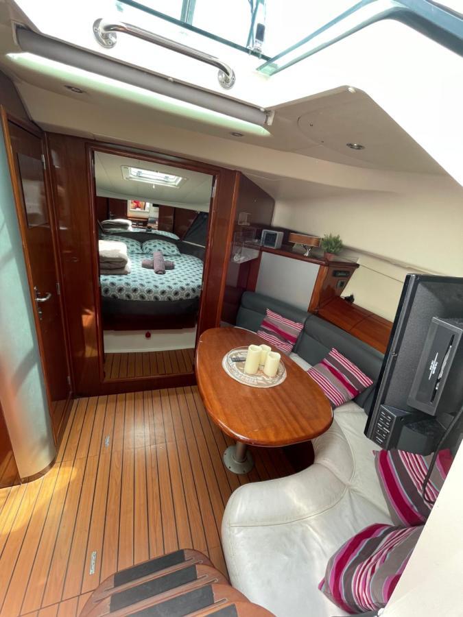 لا روشيل Une Nuit Sur Un Bateau Linge & Menage Inclus المظهر الخارجي الصورة